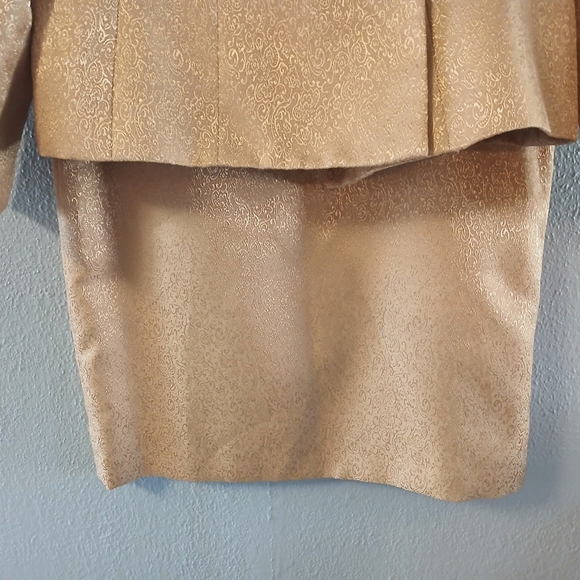 Kasper Gold Jacquard 2-piece Suit Jacket Skirt Size 12 - Picture 7 of 15